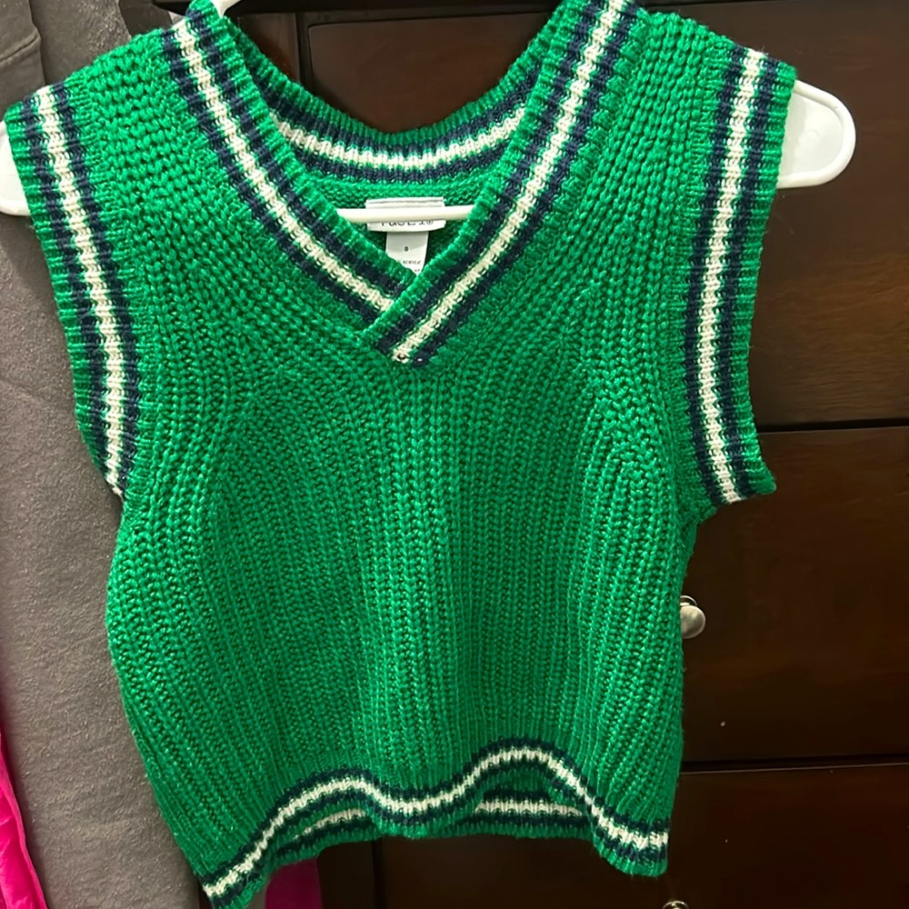 V neck, green sweater
